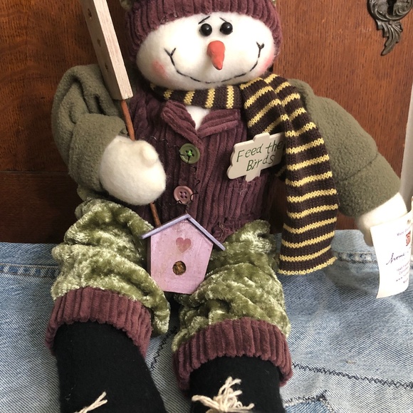 **SOLD***HOME INTERIORS Feed The Birds Sitting Plush Snowman Doll~Green/Burgundy - Picture 1 of 7